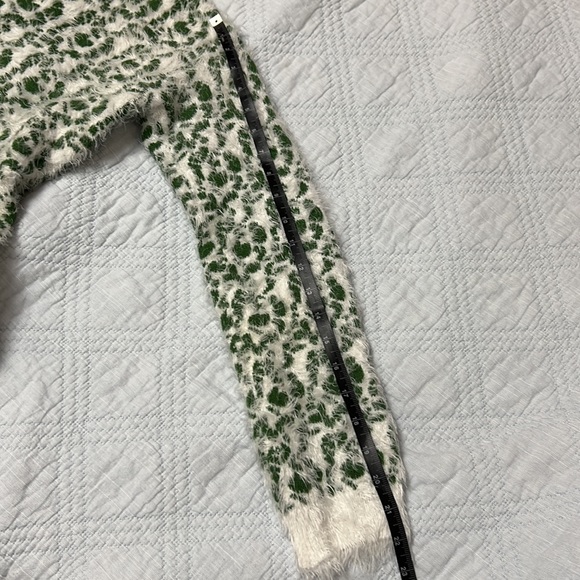 White Mark sweater white and green size L, like new - Picture 9 of 9